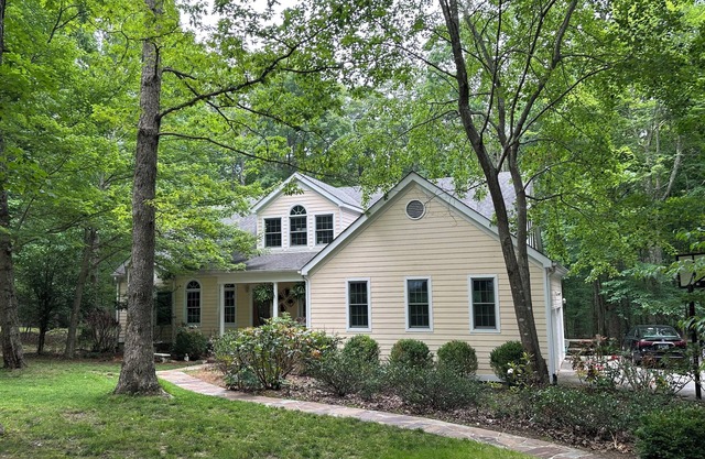 Relaxing, spacious home nestled in the woods and near Sewanee's main campus.