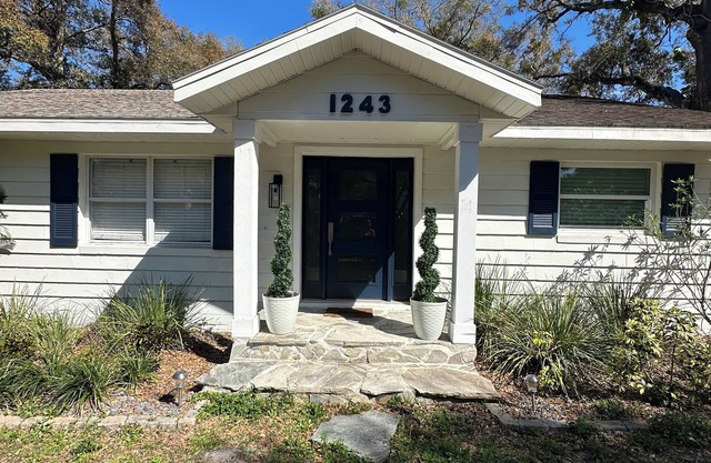 Remarkable House finding at 7.9m distance from Disney and 7.2m to OCCC