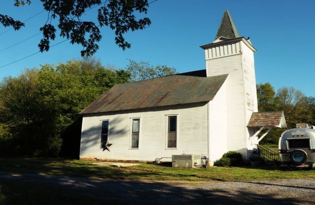 Remote One-Room Farm Church 1hr from Nashville!