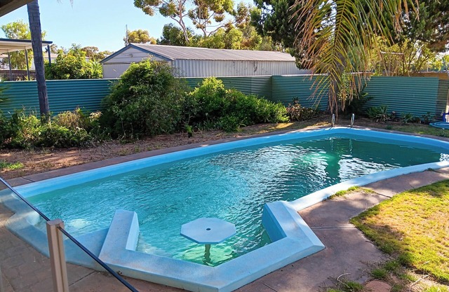 Renovated 3BD w/pool and spa bath