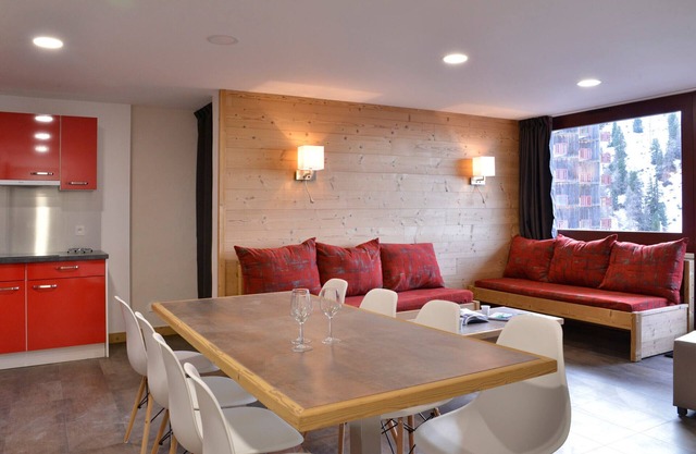 Renovated cozy apartment near slopes, 3 rooms + cabin for 8 people, pets allowed