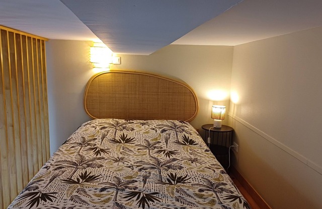 Renovated ground-floor apartment with outdoor spa. Sleeps 4.