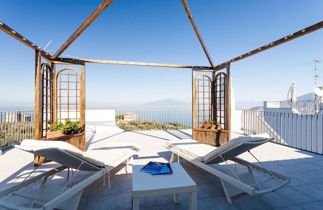 Rentals in Italy - Casa Priore with equipped roof terrace and shared pool