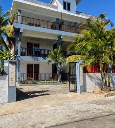 Chambres À Trou Biches La Plage Avec Vue Sur Mer Piscine Partagée Et Terrasse Aux 