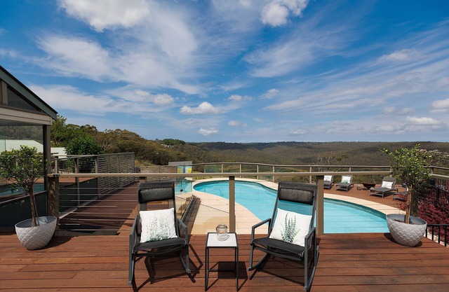 Resort like hobby farm stay for big families by Kuringai Chase National Park