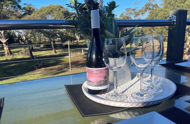 Retreat 101 your stay for beach & wineries WIFI available