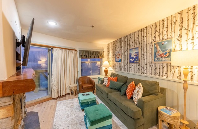 RF312|2BR Ski-in/Ski-out | Hot Tub| Sleeps 12