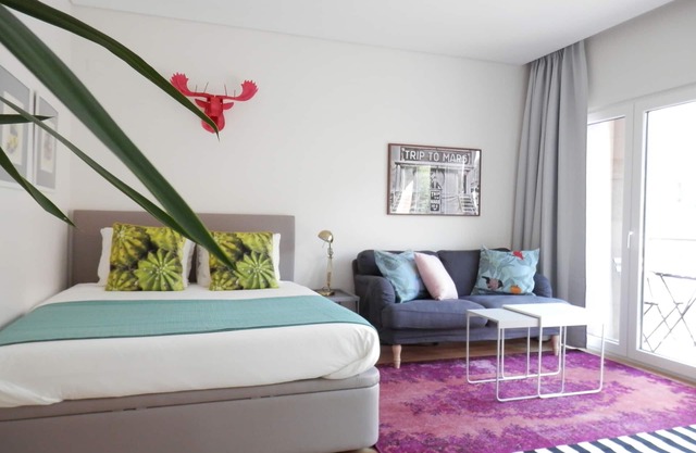 Ripple - near Congress Centre & River- A/C, swimming, pool, secure parking