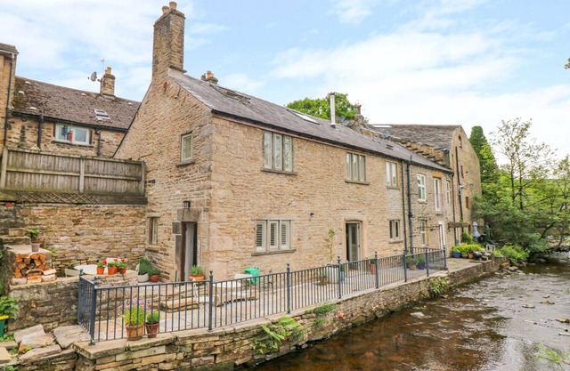 RIVER COTTAGE HAYFIELD, family friendly, with open fire in Hayfield