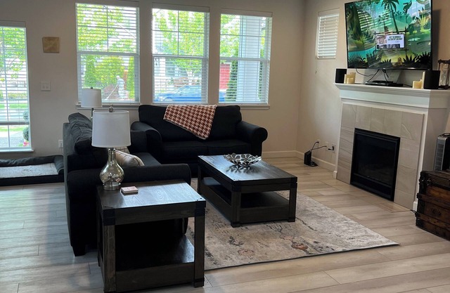 River Retreat close to Boeing, I-5 and downtown Everett!