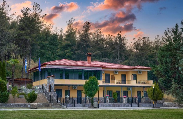 River Side Rooms