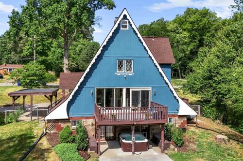 Riverfront A-Frame Retreat with Hot-Tub, Fire Pit and Dock in Maryland