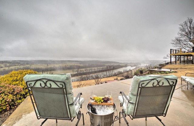 Riverfront Arkansas Retreat Near Fishing and Hiking!