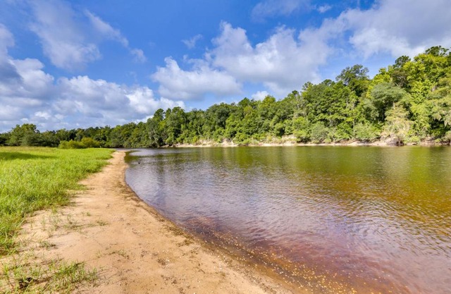 Riverfront Florida Escape with Grill and Fire Pit!