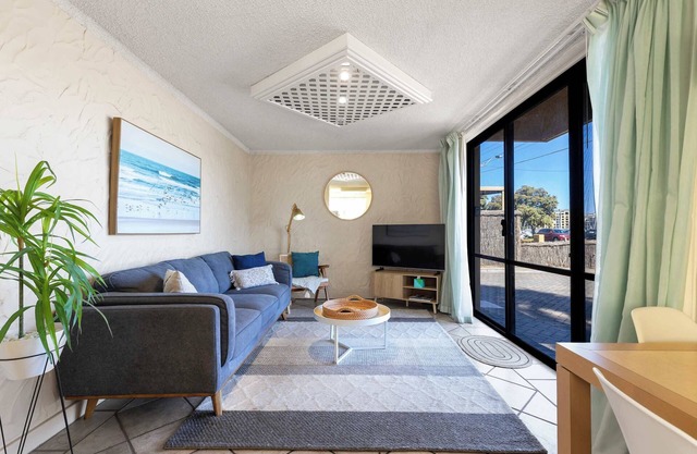 Riverside Courtyard Glenelg North | Pets Welcome