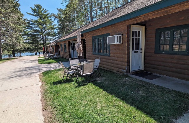 Riverside Point Resort #2 | 2 Bed, 1 Bath