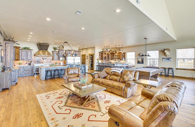 Riverside Retreat in Bridgeport with Game Room!