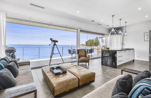Robe Beach House Central