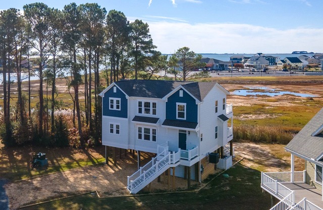 Robert's Retreat - Brand new home w/gorgeous water views!