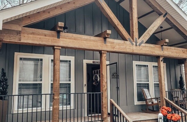 Robin’s Nest Cabin- quiet cove on Lake Hamilton