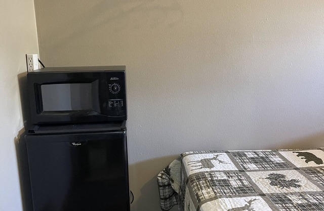 Rockin' E #2 - clean, updated motel room