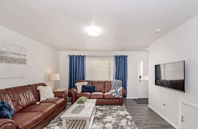 Rockwell Inn 6 | 2 King BD | Beautiful Views | Ski