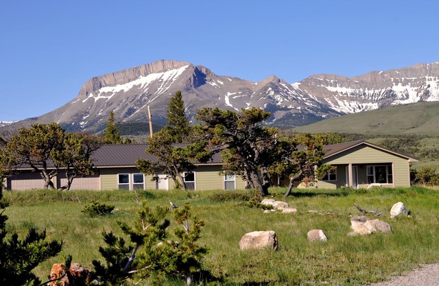Rocky Mountain Front Retreat - comfortable adventure - Harmony in Paradise