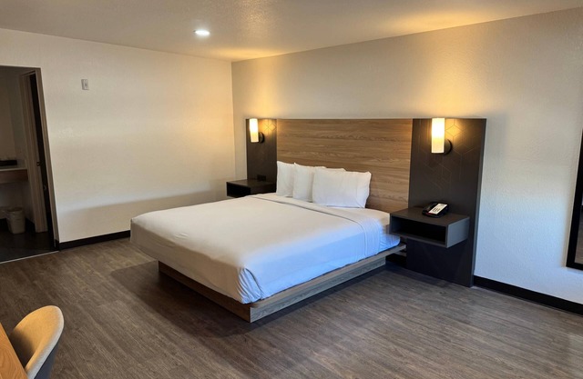 Rodeway Inn & Suites Thousand Palms - Rancho Mirage