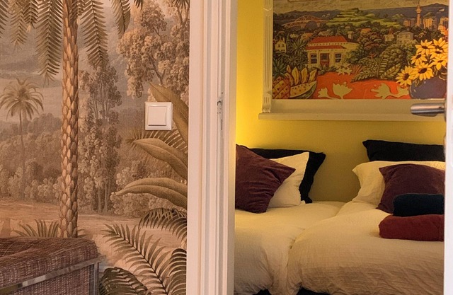 Romantic 2-bedroom appartement with private hottub sauna and gamesroom