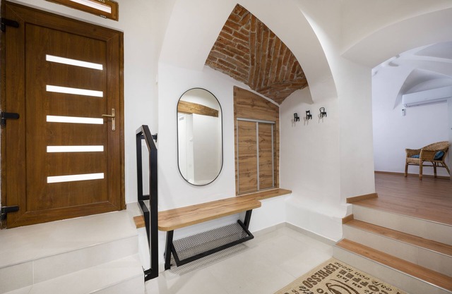 Romantic/Bathtub/Airconditioner/Electric Fireplace