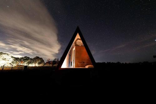 Romantic luxury tiny home in an idyllic setting