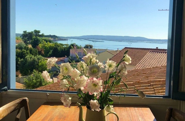 Romantic Maison de Pecheur, sparkling sea views