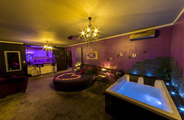 Romantic place with spa, sauna, round bed for a night for two