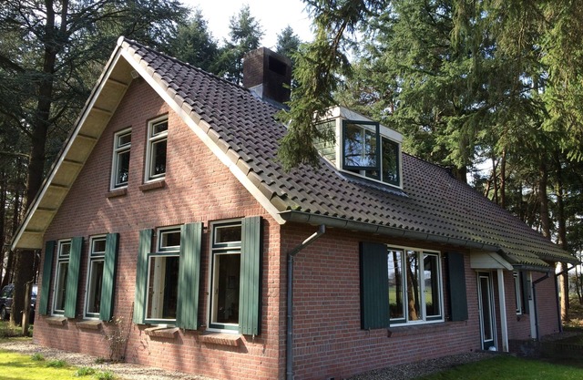 Romantic, quiet large apartment in the forest with great views