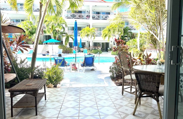 Romantic Stay Easy Access to Pool