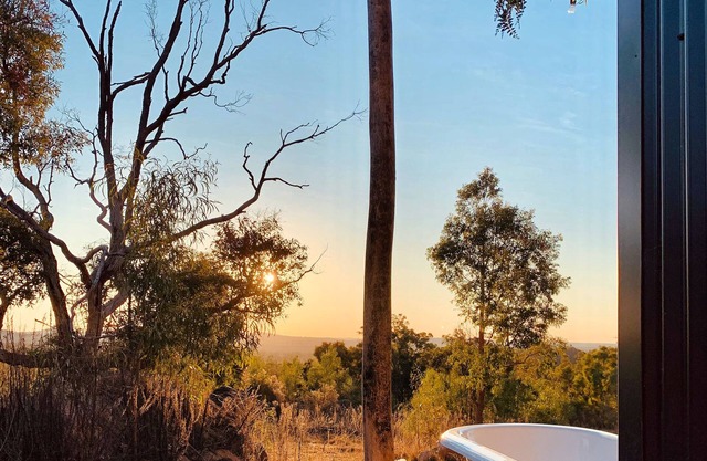 Romantic Sunset Cabin set on 25 acre farmstay 5 mins from Mudgee wineries