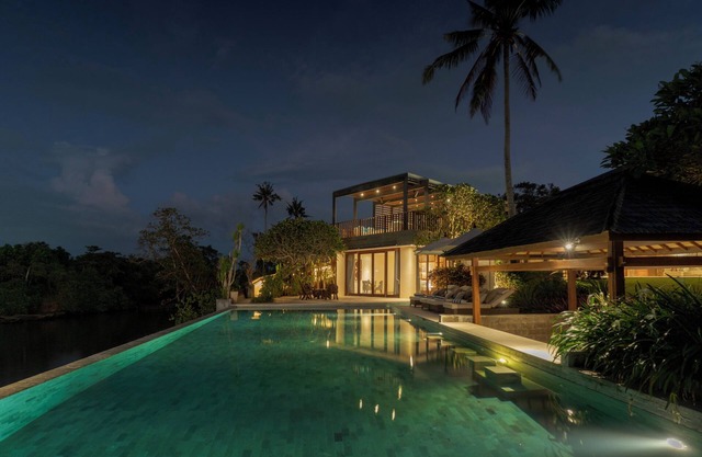 Rooftop Sunsets & Ocean Breezes | 4BR Sanctuary