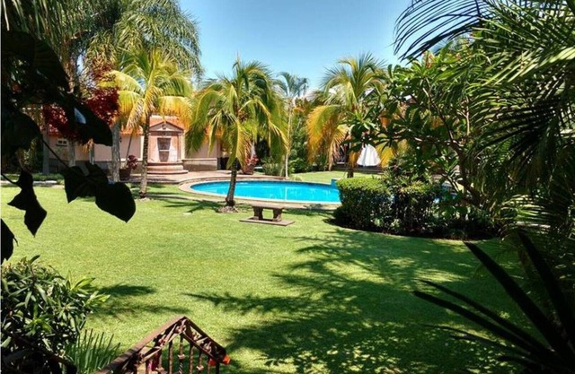ROOM 4 COMPLETELY INDEPENDENT - MEXICO