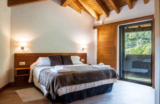 Room 'Junior Suite Almanzor' with Mountain View, Private Terrace and Wi-Fi