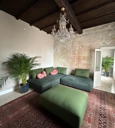 Room Manzoni 37
