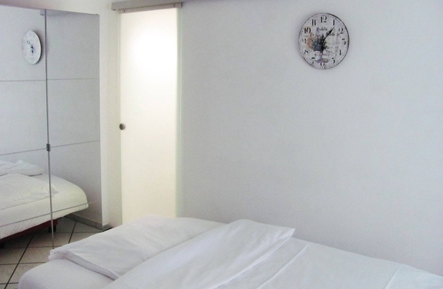Room No 7 - Apartment Storchenfärbe