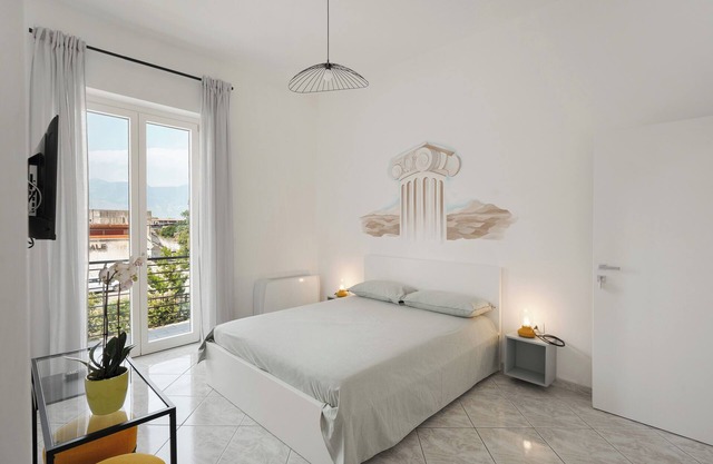 Room 'Pompei' with Shared Terrace, Wi-Fi and Air Conditioning
