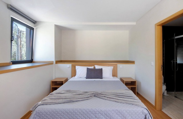 Room 'Quarto 4' with Mountain View, Wi-Fi and Air Conditioning