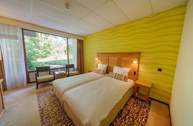 Room with Balcony! Indoor Pool, Close to National Park De Sallandse Heuvelrug!