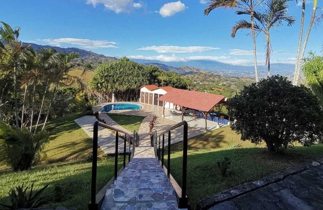 ROOM WITH VIEW IN THE MOUNTAINS