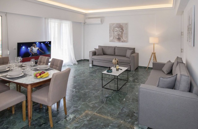 Roomy and comfortable apartment near Acropolis