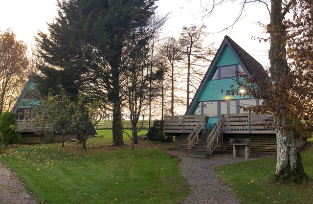 ROSE LODGE, pet friendly, with a garden in Milton On Stour