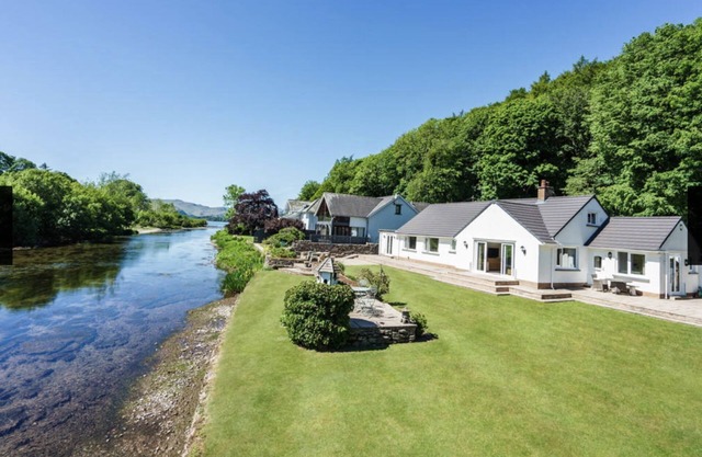 Roxby, Pooley Bridge - a cottage that sleeps 6 guests in 3 bedrooms