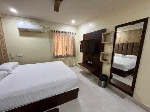 Roy and Roy Guest House