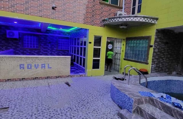 Royal Moon Hotel & Suites
